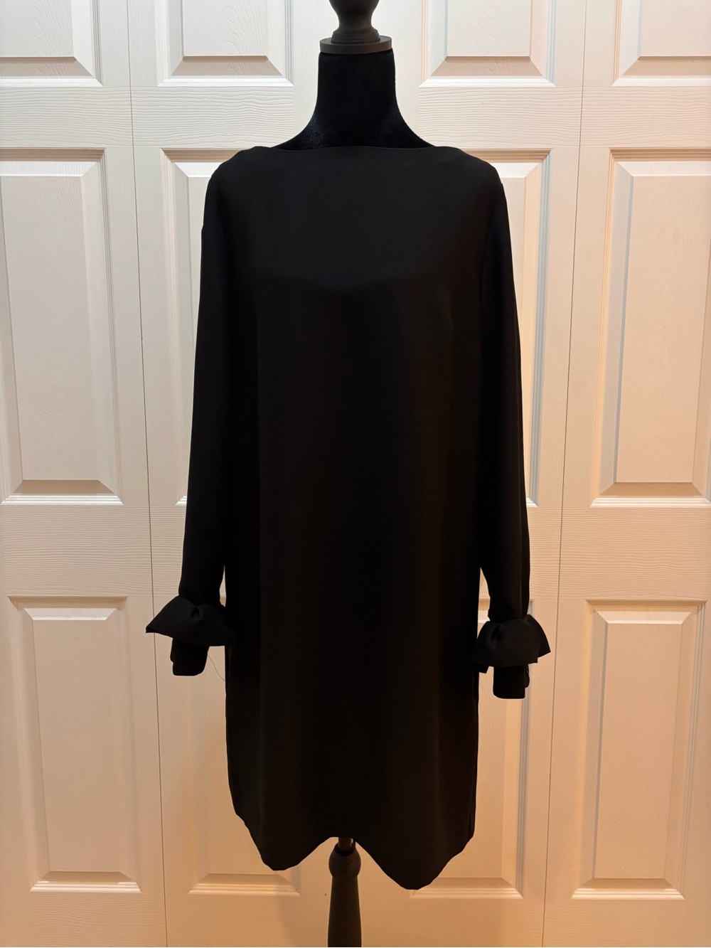 Banana Republic Black Long-Sleeve Shift Dress with Bow Cuffs